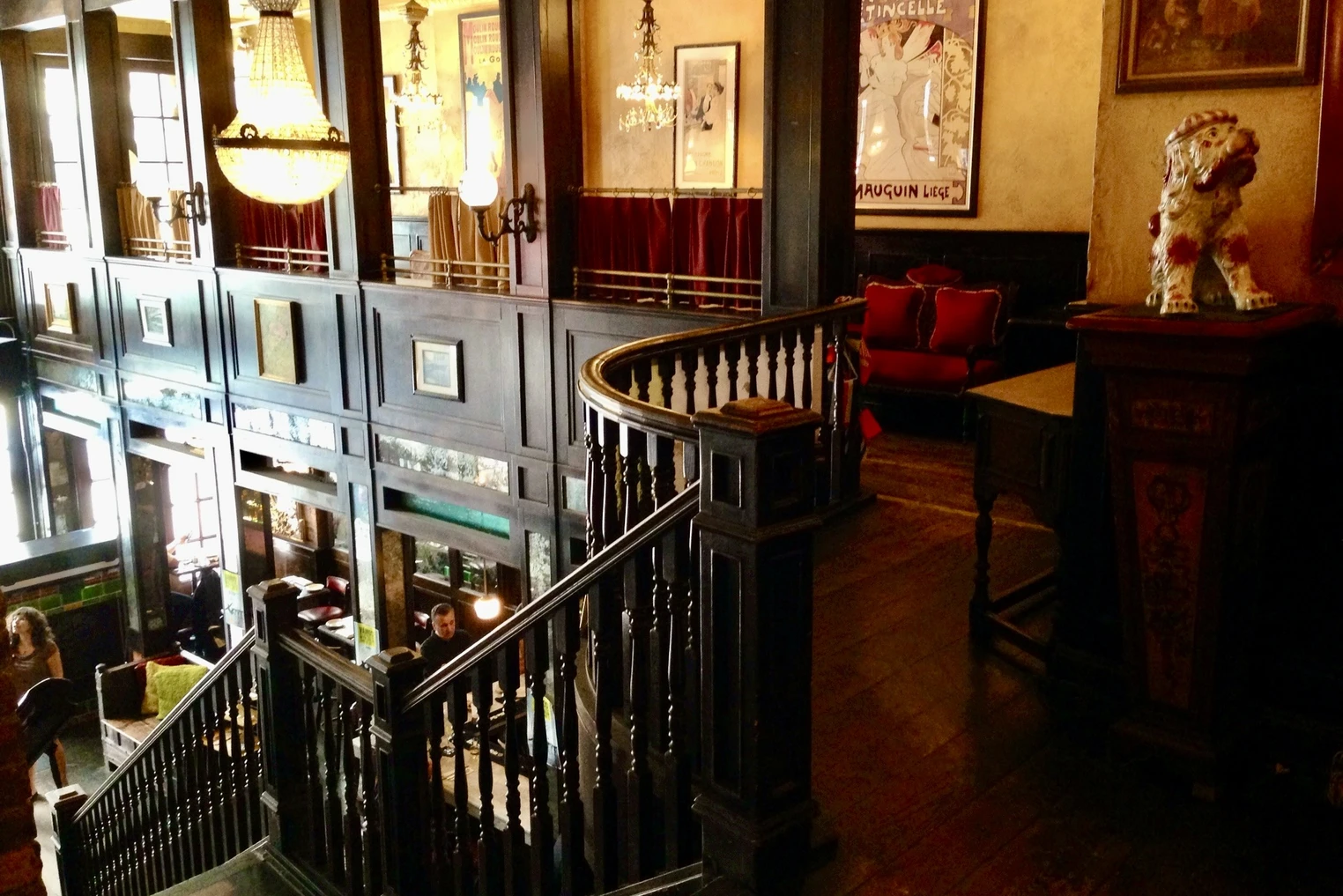 Papillon Bistro & Bar