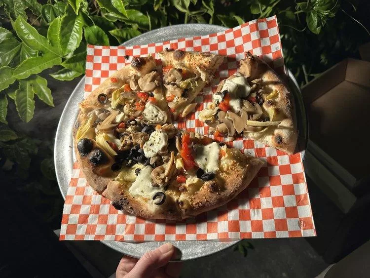 Ellay Pizza