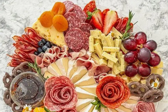 Berry And Board Charcuterie