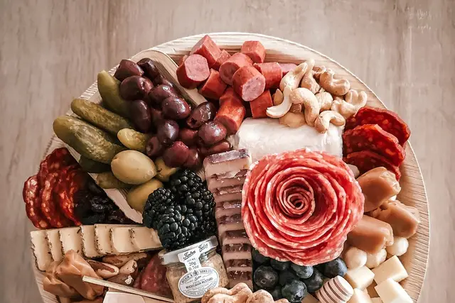 Alaska Berry & Board