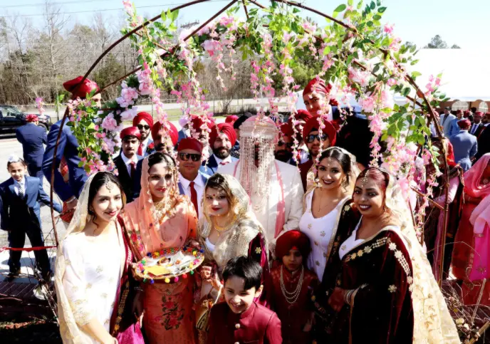 Lal Dupatta Events