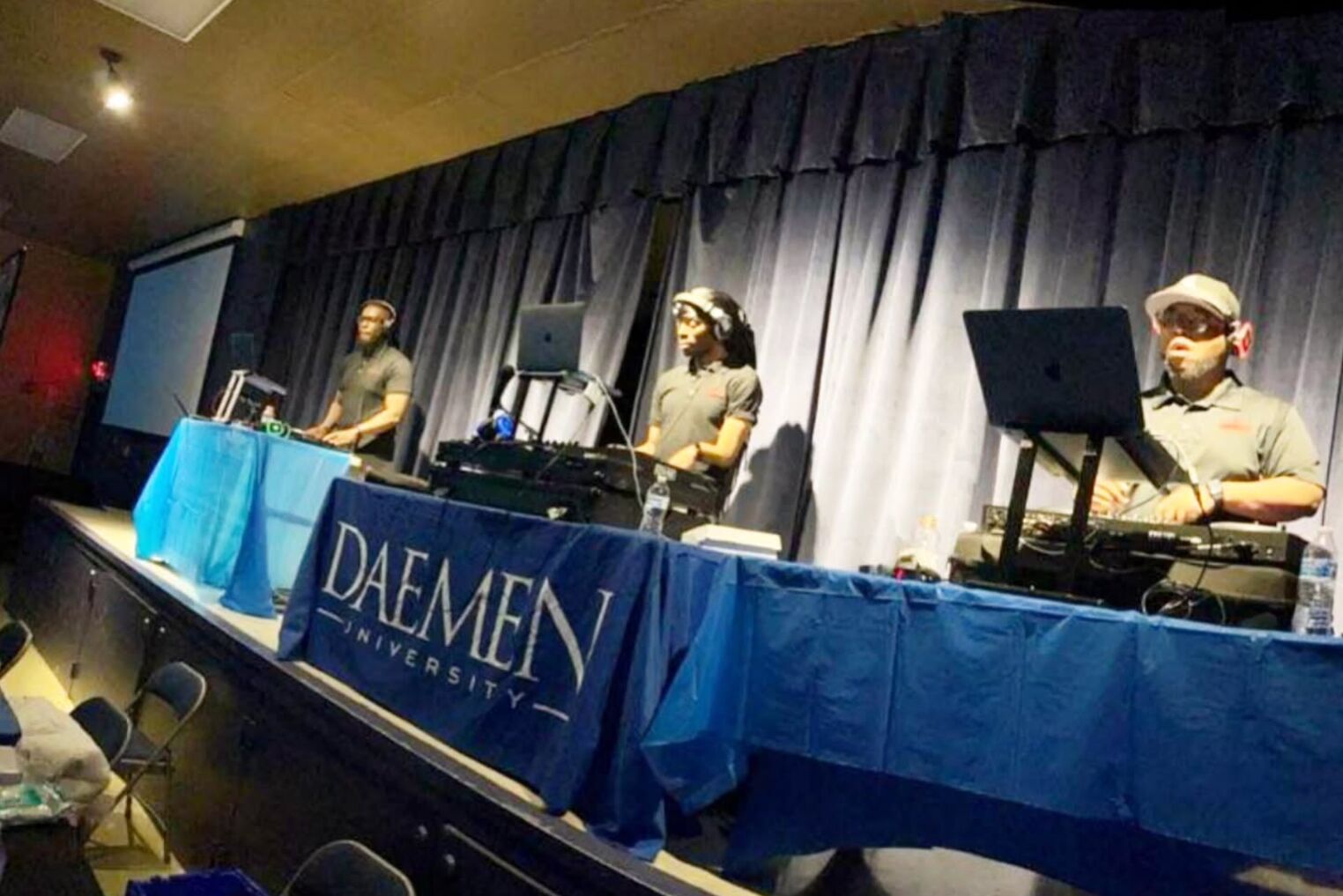Service image