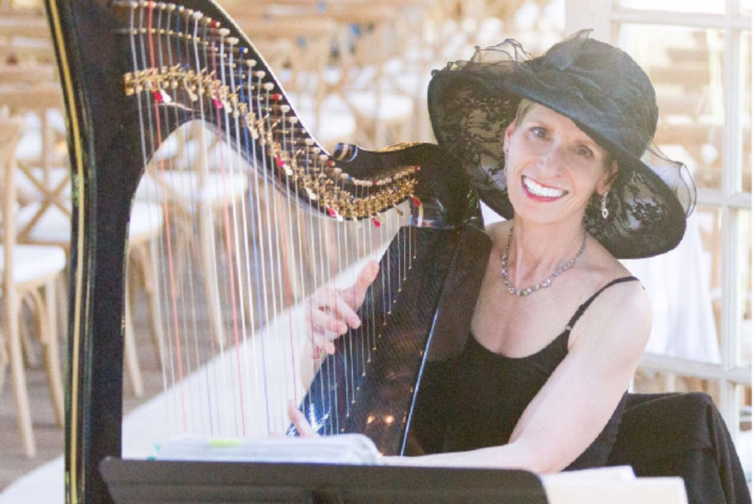 Harpist Anne Roos