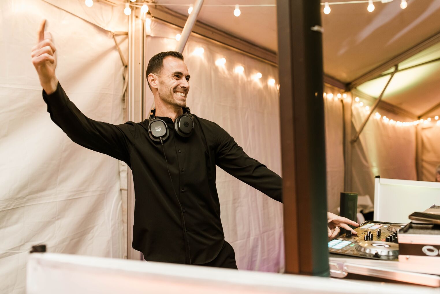 Full Circle Wedding DJs